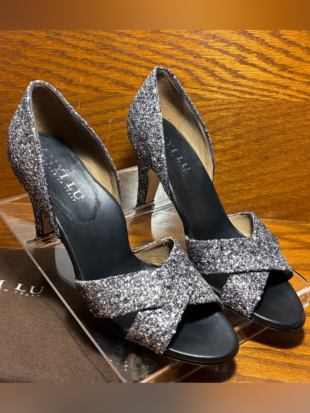 Anyi Lu ITALY MADE Silver Glitter Cross Strap Open Toe Pumps EU 38 US 7.5